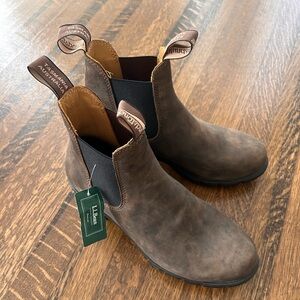 Heeled Blundstones in Rustic Brown NWT